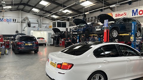 CarFix Garage - MOT, Servicing & Accident Repairs