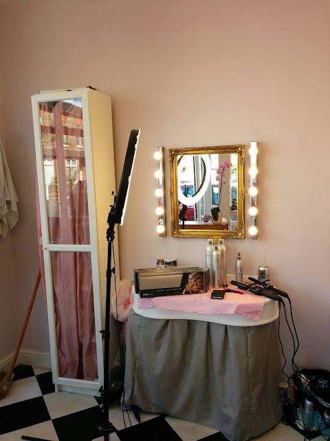 The Vintage Beauty Parlour