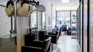 Dimple’s Beauty Lounge