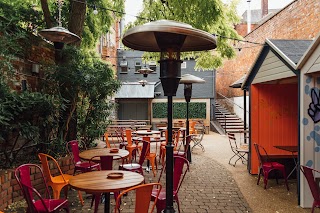 Tree, Leicester