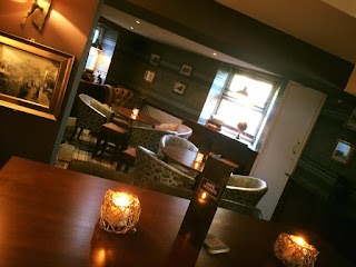 Hare & Hounds Inn, Luzley