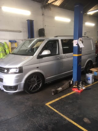 Neil Cliffe vehicle repairs