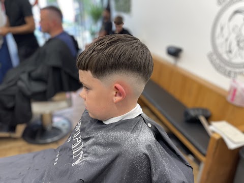 Trendy cuts barber