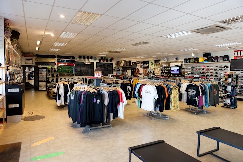 Rollersnakes Shop, Skatepark and Skate School