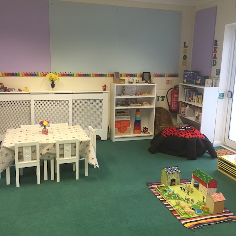 Hollybush Montessori Nursery School Chorleywood