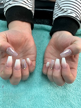 TT' Nails-Beauty