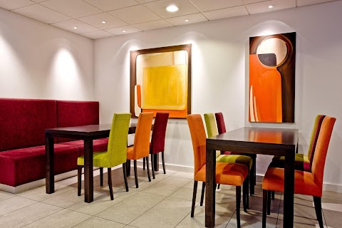 Holiday Inn Express Birmingham - South A45, an IHG Hotel