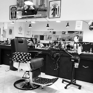 Kiss Cuts Barbers