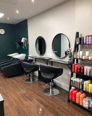 Wicked hair & beauty Lounge