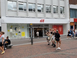 H&M