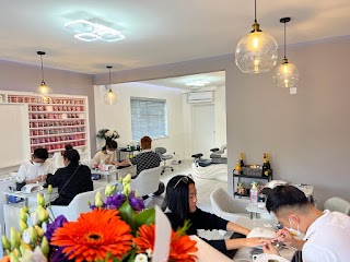 Nail lounge