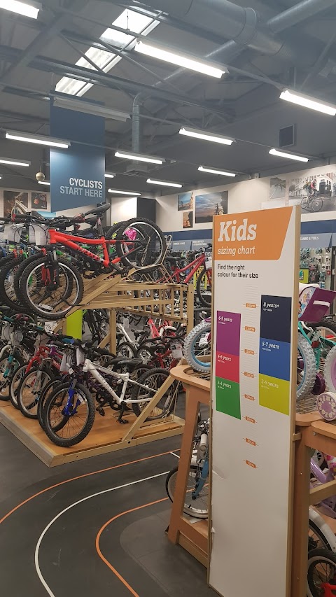 Halfords - Catford