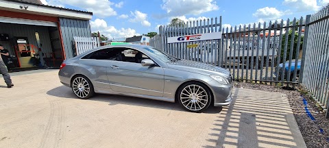 Hot Hatch Corner (Longton Tyres)