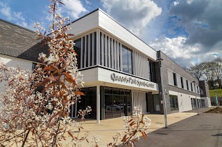 Queen's Park Sports Centre