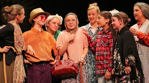 Shine On Stage - STROUD STAGE SCHOOL - Performing arts for young people