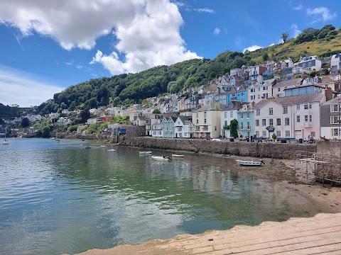 Dartmouth Steam Railway - (Paignton, Station)