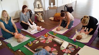 Antenatal & Baby Classes by The Daisy Foundation Nottinghamshire & Grantham. Baby Massage, Pregnancy Yoga, Hypnobirthing