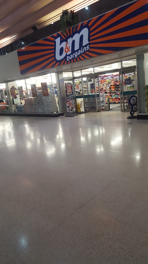 B&M Store