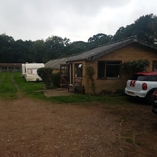 Woodford Grange Boarding Kennels and Cattery