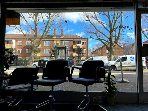 Holland Park Salon