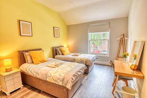 Coventry Accommodation - Hill Cottage & Devereux House Apartments