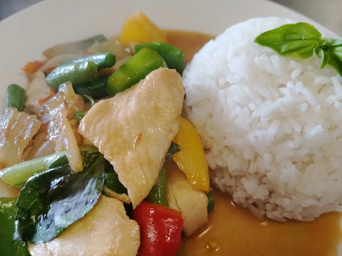 Khao Niew Thai Cafe