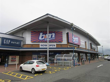 B&M Store