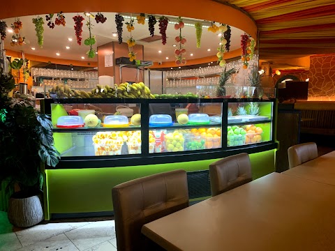 Lona Grill House & Juice Bar