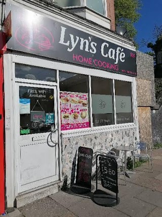 Lyn's Cafe