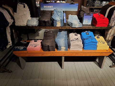 Hollister Co.