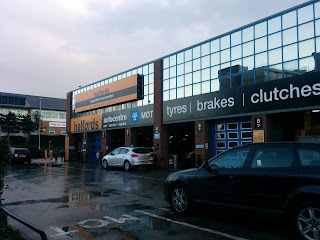 Halfords Autocentre Leeds (Meadow Road)