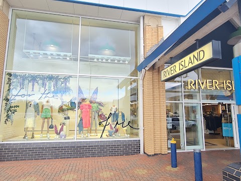 River Island