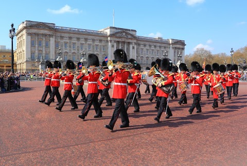 Happy Tourist Pvt Ltd: London’s Leading Sightseeing Tour company for Indian Travellers & Tourists