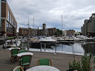 Côte St Katharine Docks