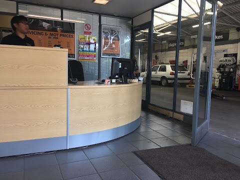 Halfords Autocentre West Ealing