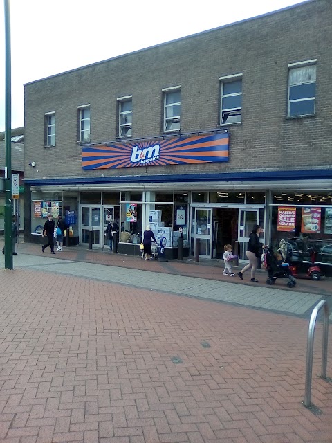 B&M Store