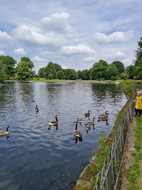 Walton Hall Park