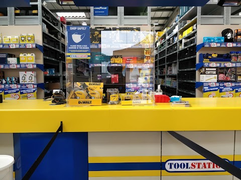 Toolstation Oldham Derker