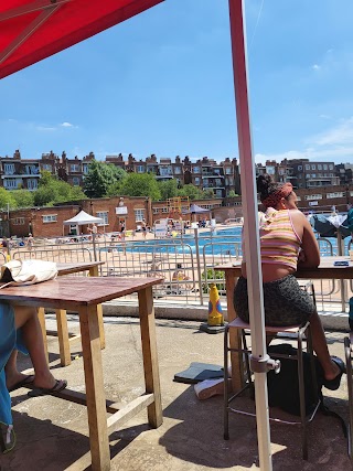 Parliament Hill Fields Lido Café