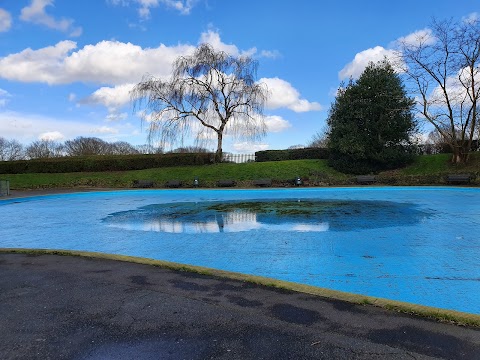 Winn's Common Adventure Playground And Paddling Pool