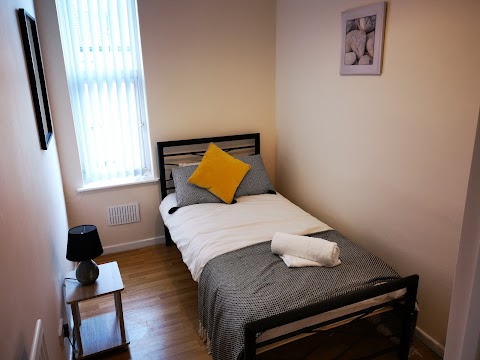 (J) Wolverhampton serviced accommodation & apartments, by Your Night Inn