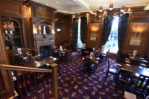 Allerton Hall - Dining & Carvery