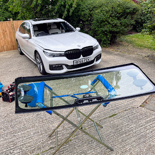 WINDSCREEN REPLACEMENT