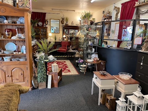 Hampton Vintage @ Lady Heyes Antiques Centre WA66SU