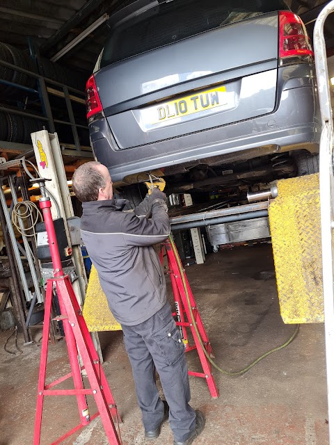 Eden Tyres & Servicing