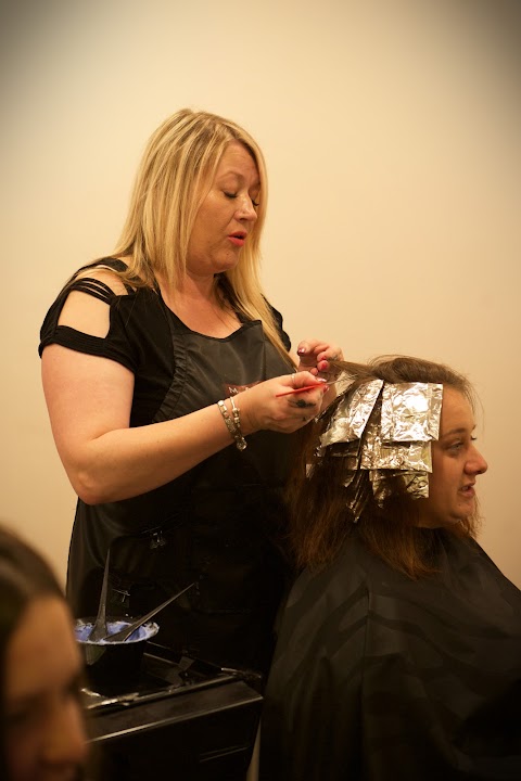 Elliotts Hairdressing