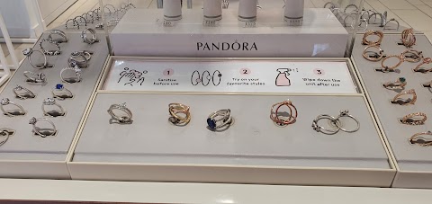 Pandora Rushden Lakes