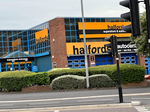 Halfords - Leeds Meadow Lane