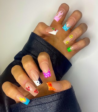 Hollywood Nails