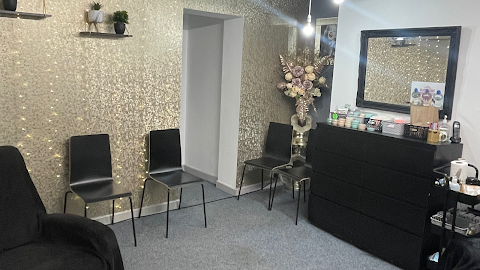 L A S H Beauty & Training Salon